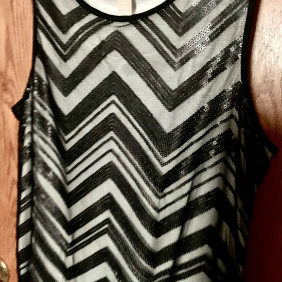 BR sequin blouse - Picture 3 of 7